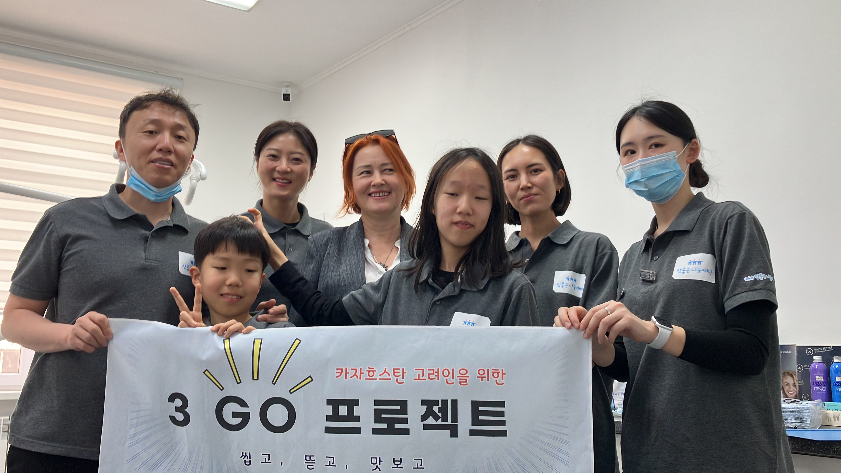 고사리손에 담긴 진심, 세대를 넘어 이어지는 존경과 감사의 마음