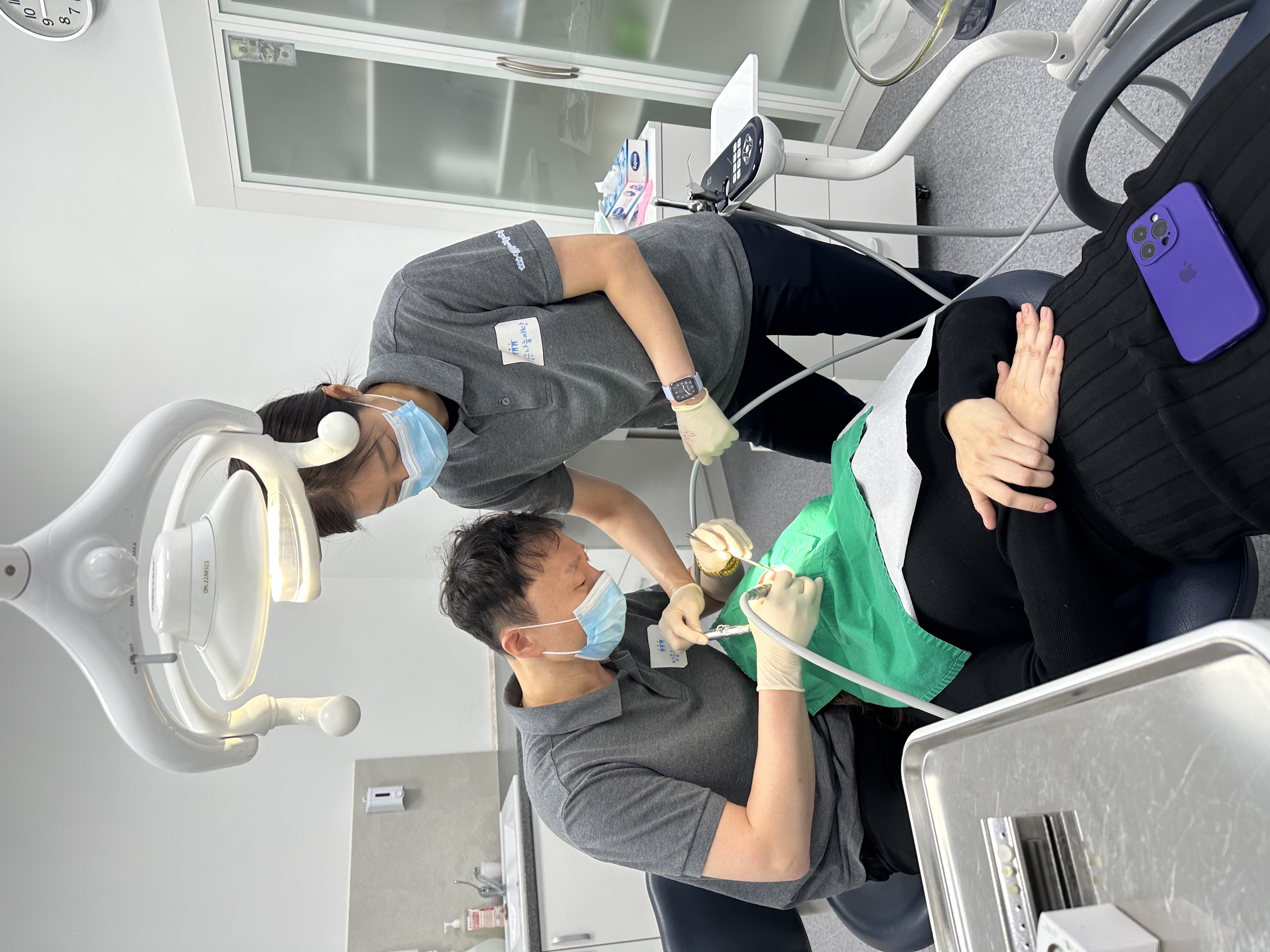 고사리손에 담긴 진심, 세대를 넘어 이어지는 존경과 감사의 마음